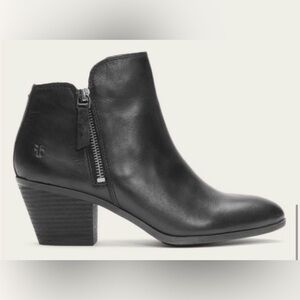 FRYE Booties Sz 7 Judith Zip Ankle Boots Black Leather Stacked Heel